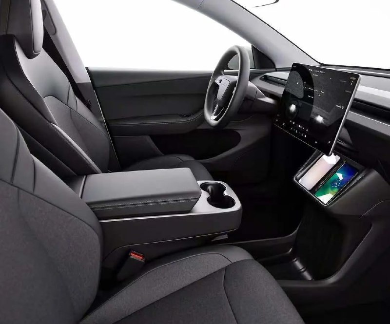 特斯拉推出标准版 Model 3/Y特斯拉昨日为其热销车型「Model Y」与「Model 3」推出了定位更入门，售价更低廉的全新「标准版」SKU