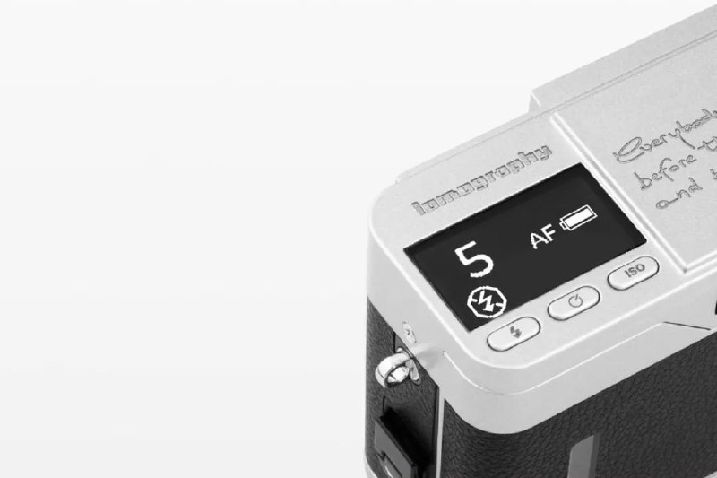 Lomography 发布 Lomo MC-A相机厂商 Lomography 近日发布了新品 135 胶片相机「Lomo MC-A」，这款采用经典胶片成像的相机内置了一块自带 USB Type-C 接口的 CR2 电池，满电状态下可拍摄 10 卷 135 胶卷